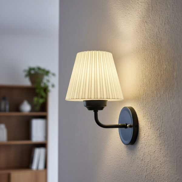 Amora Wall Lamp